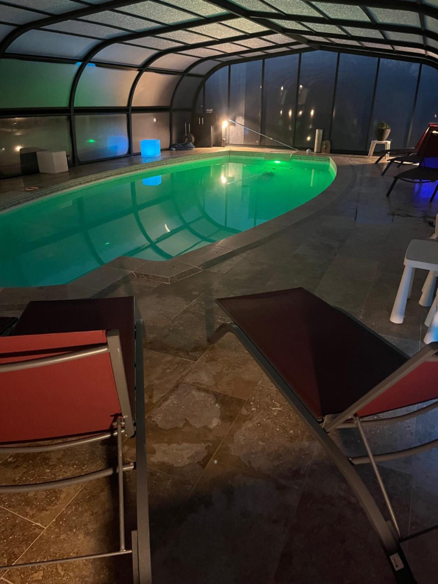 T1, Prive Acces Piscine Sauna Apartment
